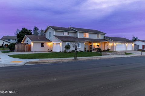 Photo of 390 Meadowbrook Drive, Santa Maria, CA 93455 (MLS # 26000177)