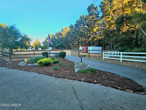 Photo of 1372 E Clark Avenue, Santa Maria, CA 93455 (MLS # 25001878)