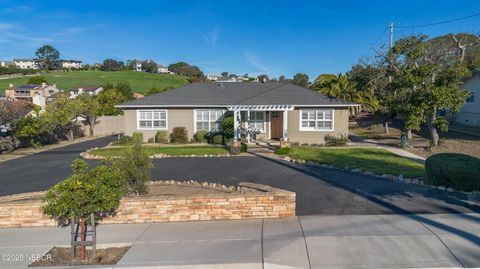 Photo of 921 Huasna Road, Arroyo Grande, CA 93420 (MLS # 25002393)