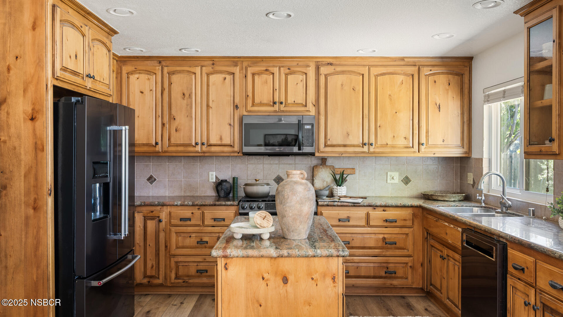 Solvang, California 93463, United States, 3 Bedrooms Bedrooms, ,2 BathroomsBathrooms,Residential,Active,241252