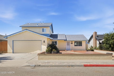 Photo of 1121 E Lemon Avenue, Lompoc, CA 93436 (MLS # 26001570)