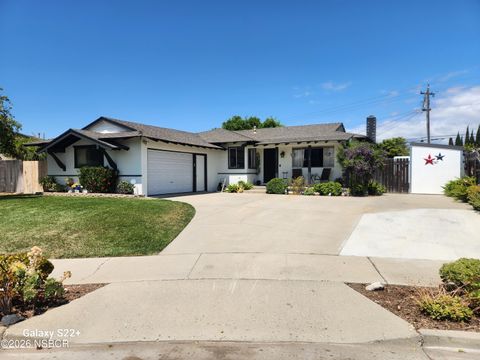 Photo of 587 Fairlane Place, Santa Maria, CA 93455 (MLS # 26000800)