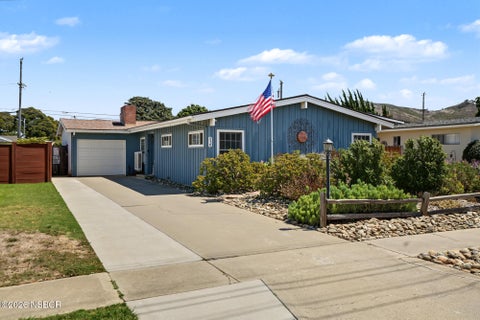 Photo of 210 S E Street, Lompoc, CA 93436 (MLS # 26001764)