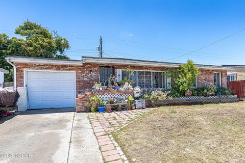 Photo of 728 E Mariposa Way, Santa Maria, CA 93454 (MLS # 26001256)