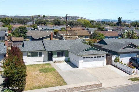 Photo of 1012 N Lupine Street, Lompoc, CA 93436 (MLS # 26001229)