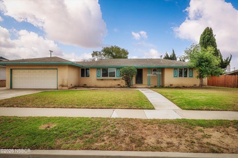 Photo of 708 Loma Way, Santa Maria, CA 93455 (MLS # 26001910)