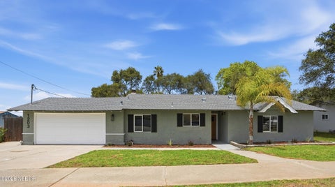 Photo of 1203 Bauer Avenue, Santa Maria, CA 93455 (MLS # 26001052)