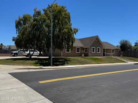 Photo of 608 Hope Terrace Court, Santa Maria, CA 93455 (MLS # 26001475)