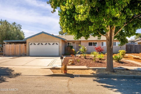 Photo of 812 Francine Lane, Santa Maria, CA 93455 (MLS # 26001818)