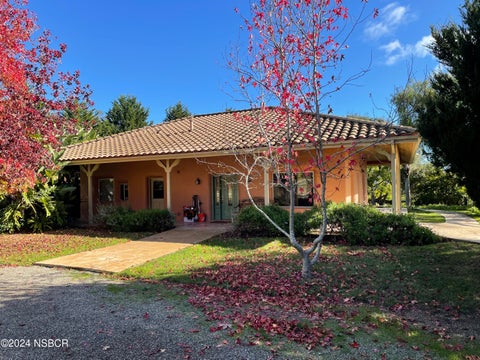 Photo of 1910 Tularosa Road, Lompoc, CA 93436 (MLS # 26001801)