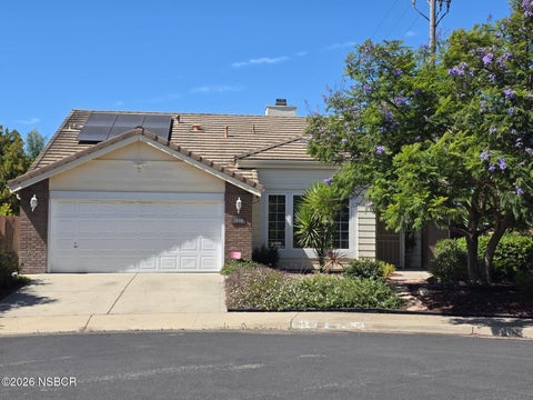 Photo of 3888 Les Maisons Drive, Santa Maria, CA 93455 (MLS # 26001390)