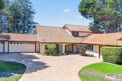 Photo of 679 Saint Andrews Way, Lompoc, CA 93436 (MLS # 26001866)
