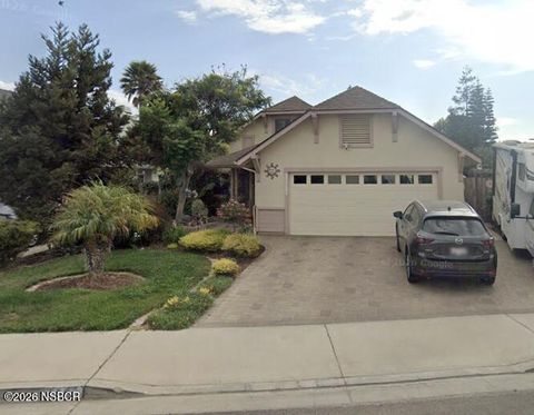 Photo of 1406 Bluebird Street, Santa Maria, CA 93454 (MLS # 26001509)