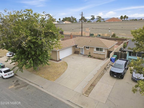 Photo of 1439 Claremont Place, Santa Maria, CA 93458 (MLS # 26001931)