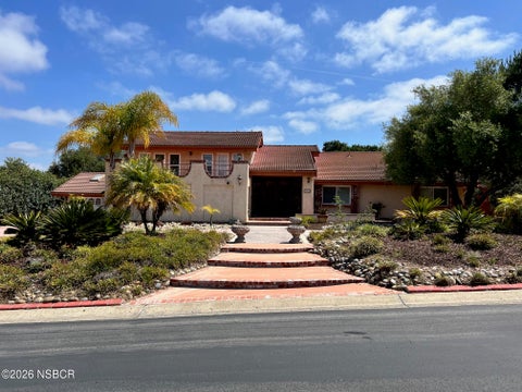 Photo of 5892 Oakhill Drive, Santa Maria, CA 93455 (MLS # 26000959)