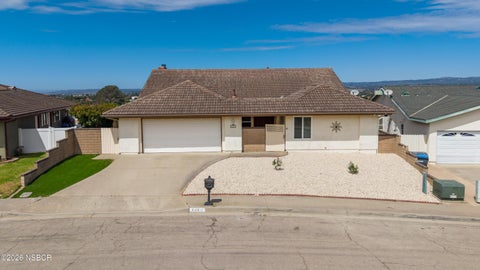Photo of 809 Clemens Way, Lompoc, CA 93436 (MLS # 26001846)