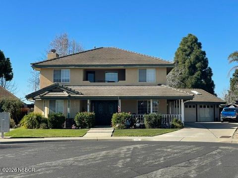 Photo of 920 Skylark Court, Santa Maria, CA 93455 (MLS # 26000936)