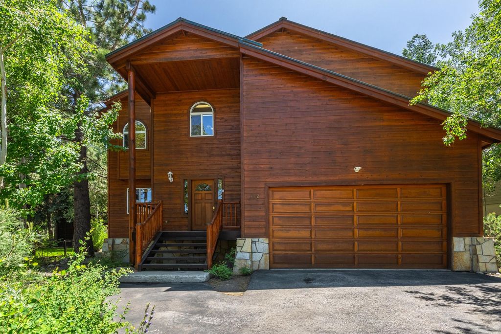 Photo of 372 Wagon Wheel Drive, Mammoth Lakes, CA 93546 (MLS # 250451)