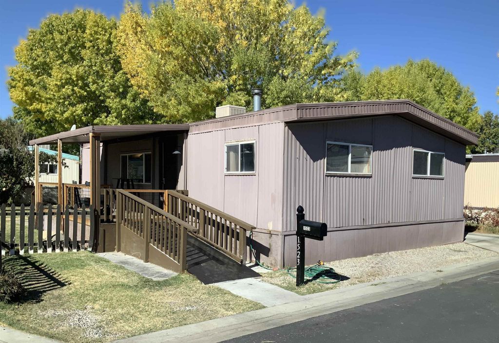 Photo of 1523 Glenwood Lane, Bishop, CA 93514 (MLS # 250727)