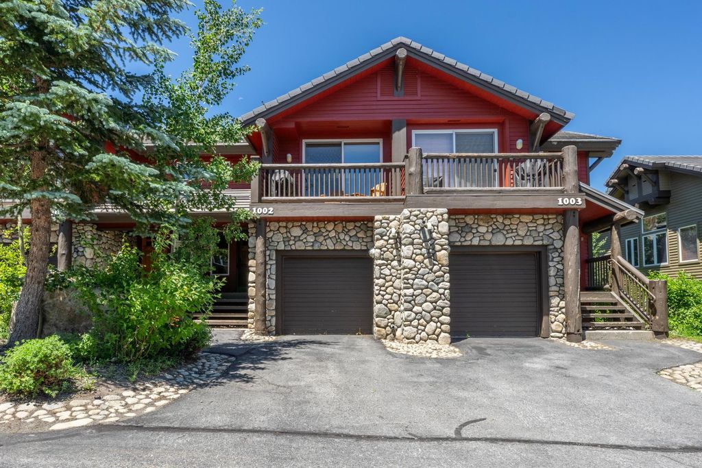 Photo of 1002 Fairway Cir #1002, Mammoth Lakes, CA 93546 (MLS # 250457)