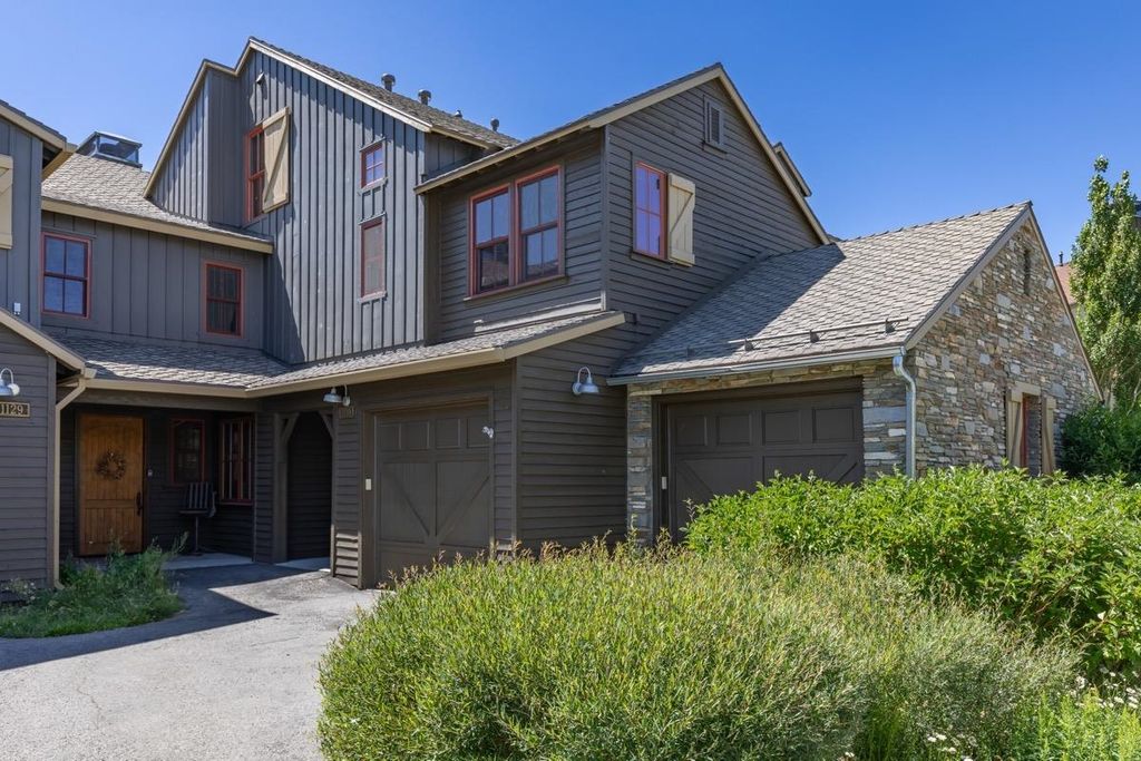 Photo of 1130 Pyramid Peak Dr #1130, Mammoth Lakes, CA 93546 (MLS # 250533)