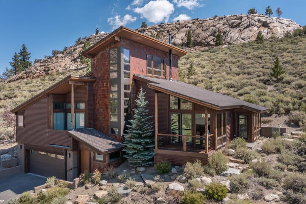 Photo of 34 Highland Pl, June Lake, CA 93529 (MLS # 250616)