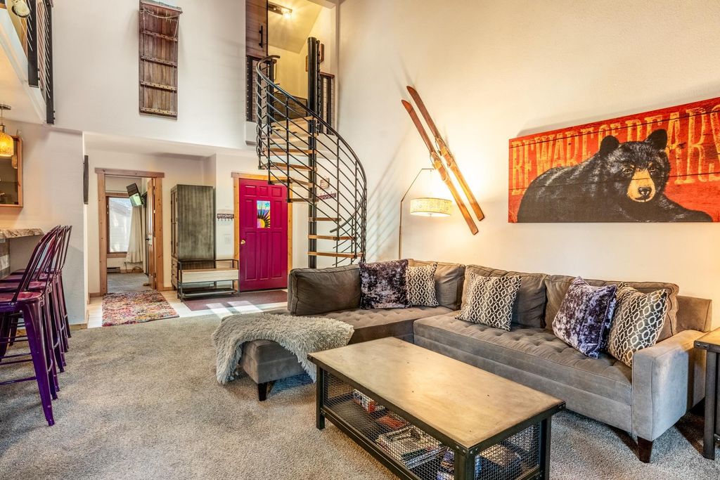 Photo of 30 Sunshine #30, Mammoth Lakes, CA 93546 (MLS # 250602)