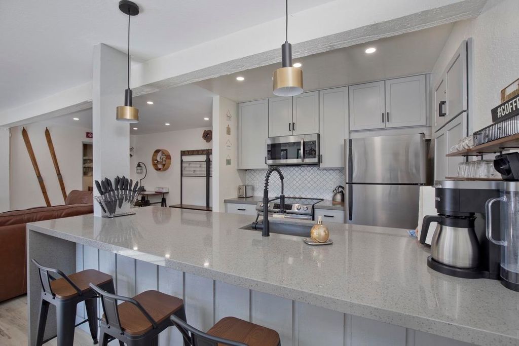 Photo of 248 Mammoth Slopes Dr #23, Mammoth Lakes, CA 93546 (MLS # 250690)