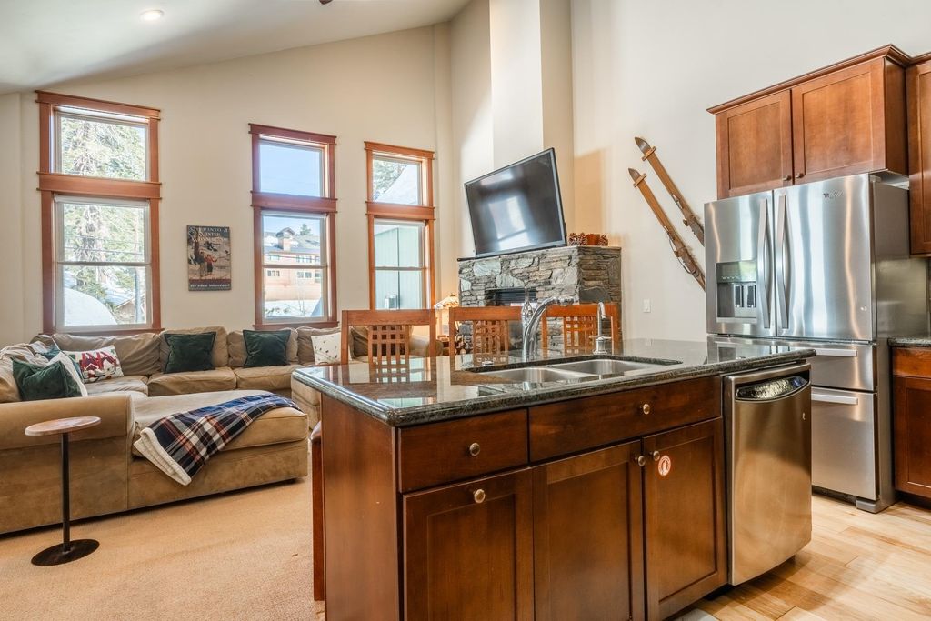 Photo of 125 Davison #2 Rd, Mammoth Lakes, CA 93546 (MLS # 250209)
