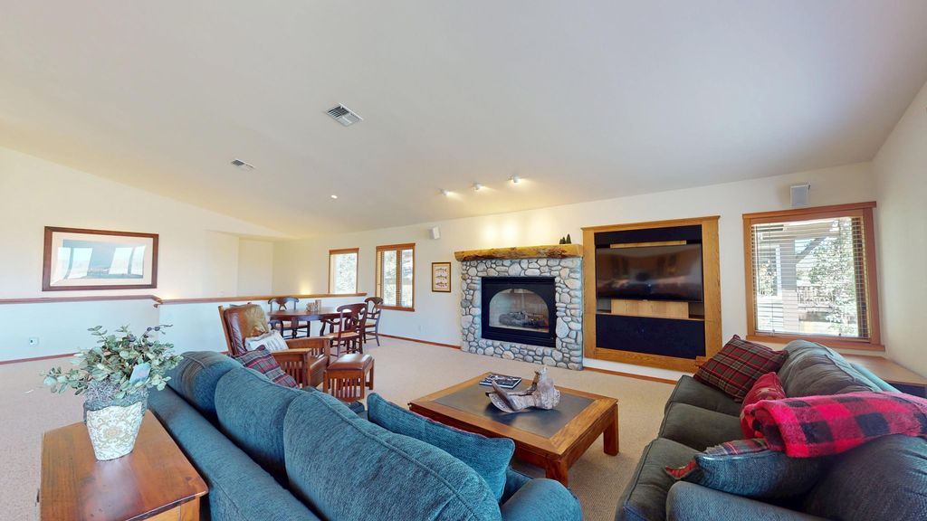 Photo of 819 Fairway Cir #819, Mammoth Lakes, CA 93546 (MLS # 250597)