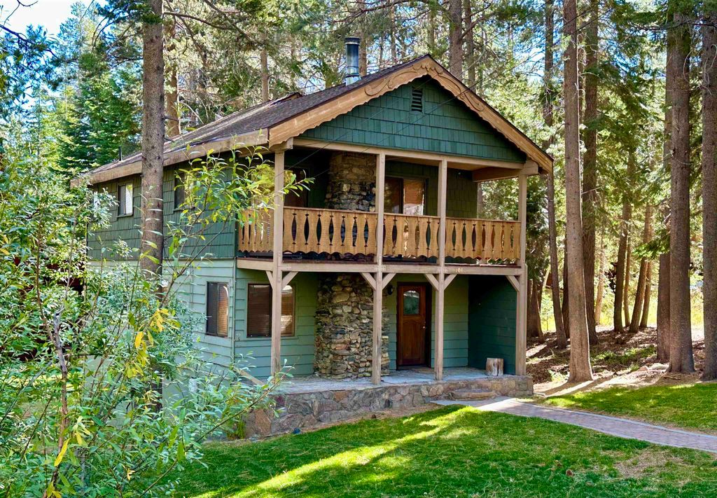 Photo of 101 Woodman Street, Mammoth Lakes, CA 93546 (MLS # 250352)