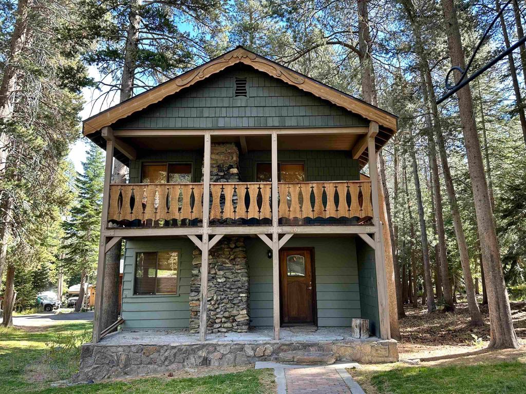 Photo of 101 Woodman Street, Mammoth Lakes, CA 93546 (MLS # 250352)