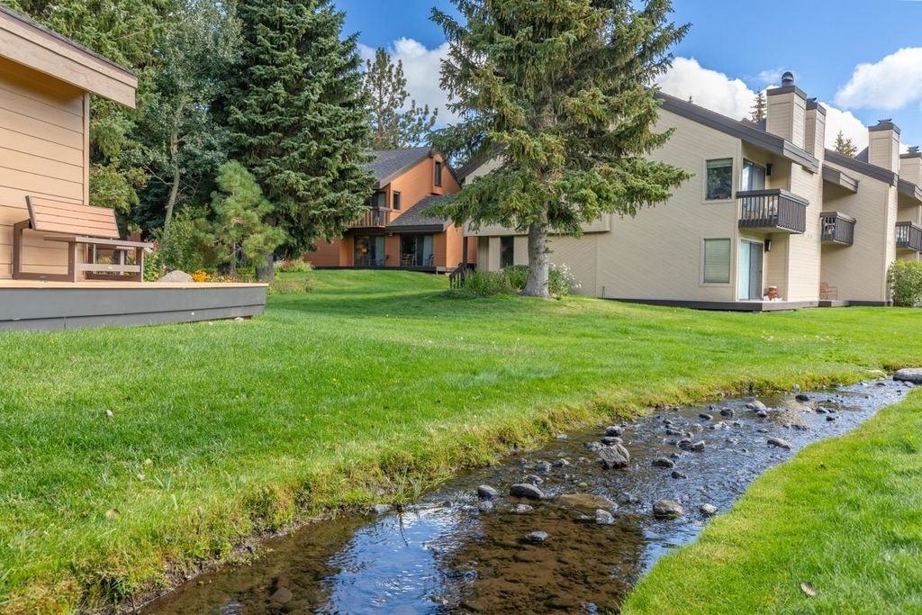Photo of 61 Gold Hill #61, Mammoth Lakes, CA 93546 (MLS # 250699)