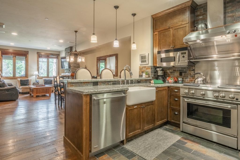 Photo of 1295 West Bear Lake Dr #22, Mammoth Lakes, CA 93546 (MLS # 250667)