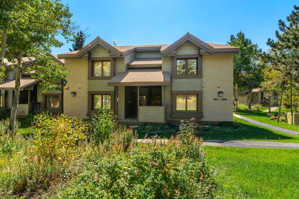 Photo of 402 Snowcreek Road #402, Mammoth Lakes, CA 93546 (MLS # 250686)