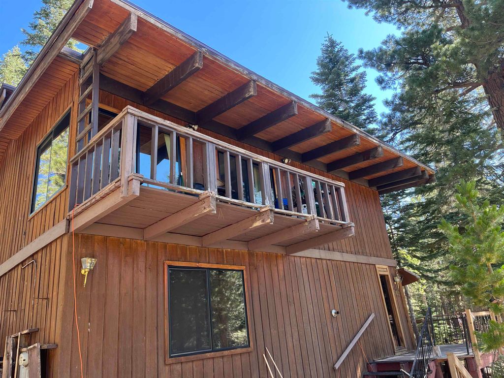 Photo of 1360 Forest Trl, Mammoth Lakes, CA 93546 (MLS # 250556)