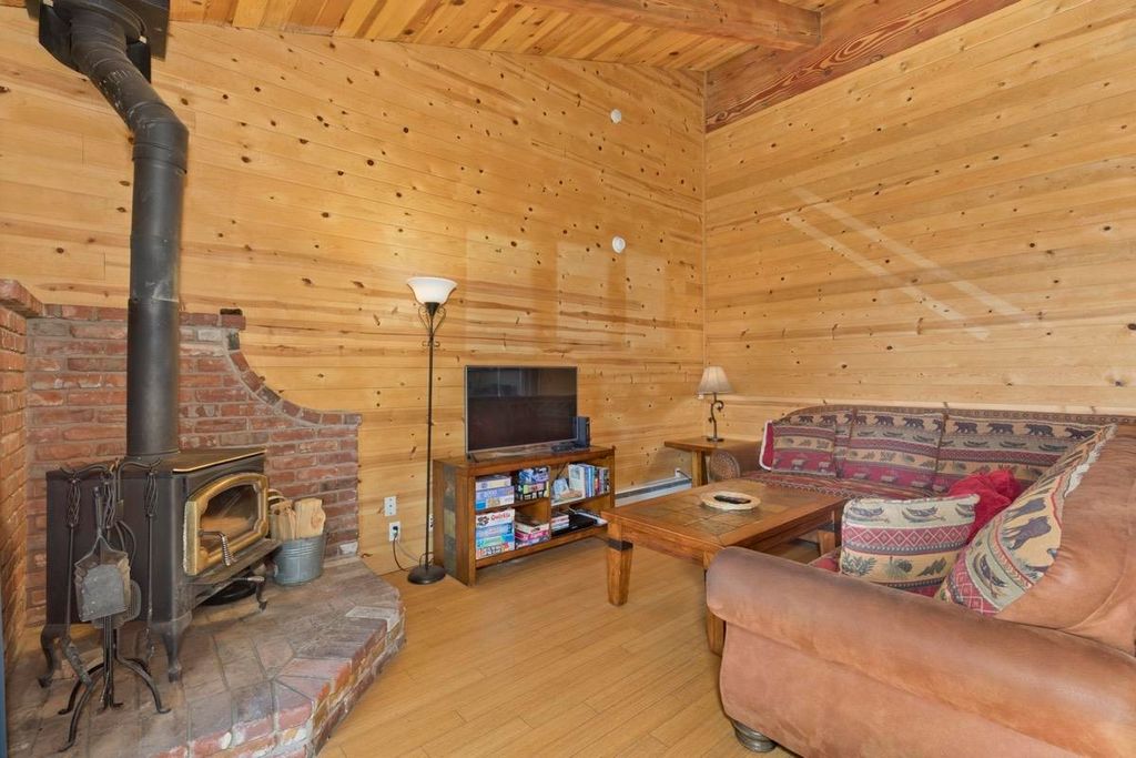 Photo of 3199 Chateau Rd 22 #22, Mammoth Lakes, CA 93546 (MLS # 250210)