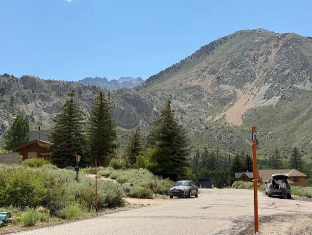 Photo of 106 Manzanita Road #28, Bishop, CA 93514 (MLS # 250542)