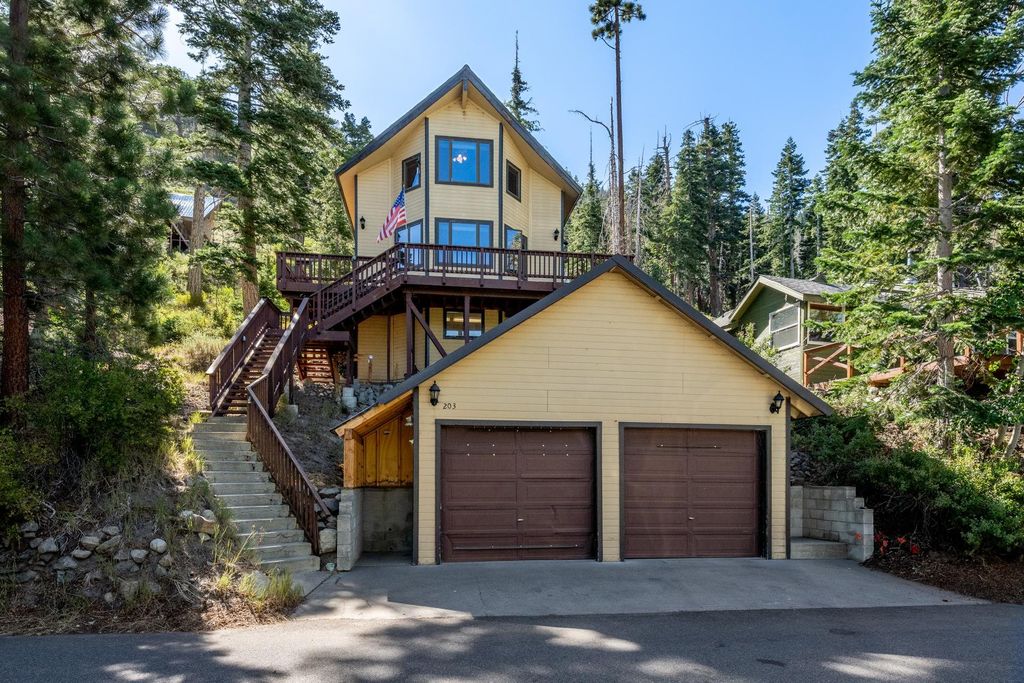 Photo of 203 Lakeview Drive, June Lake, CA 93529 (MLS # 250580)