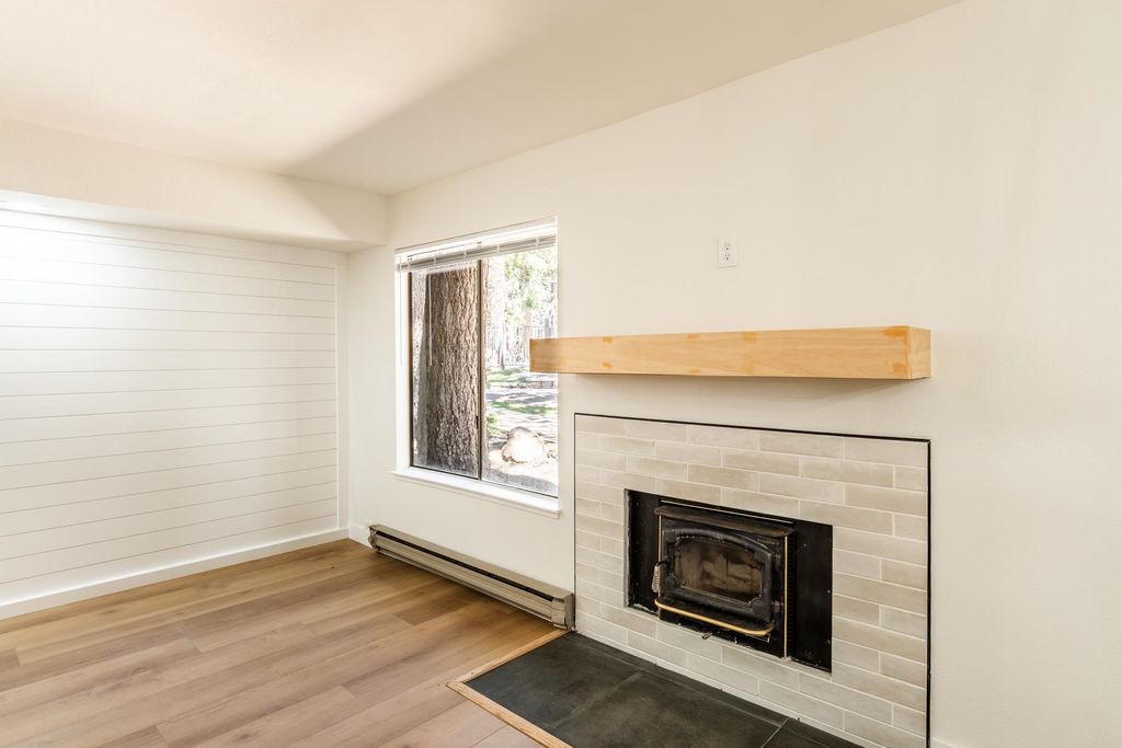 Photo of 152 Viewpoint Road #105, Mammoth Lakes, CA 93546 (MLS # 250372)