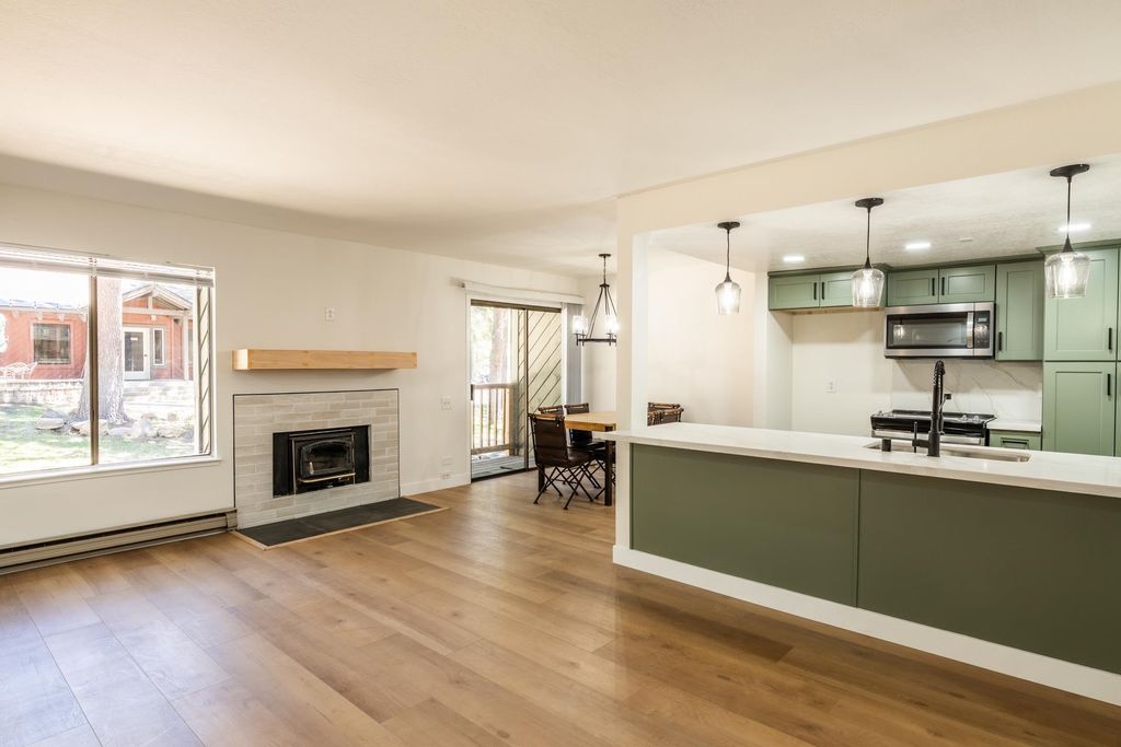 Photo of 152 Viewpoint Road #105, Mammoth Lakes, CA 93546 (MLS # 250372)