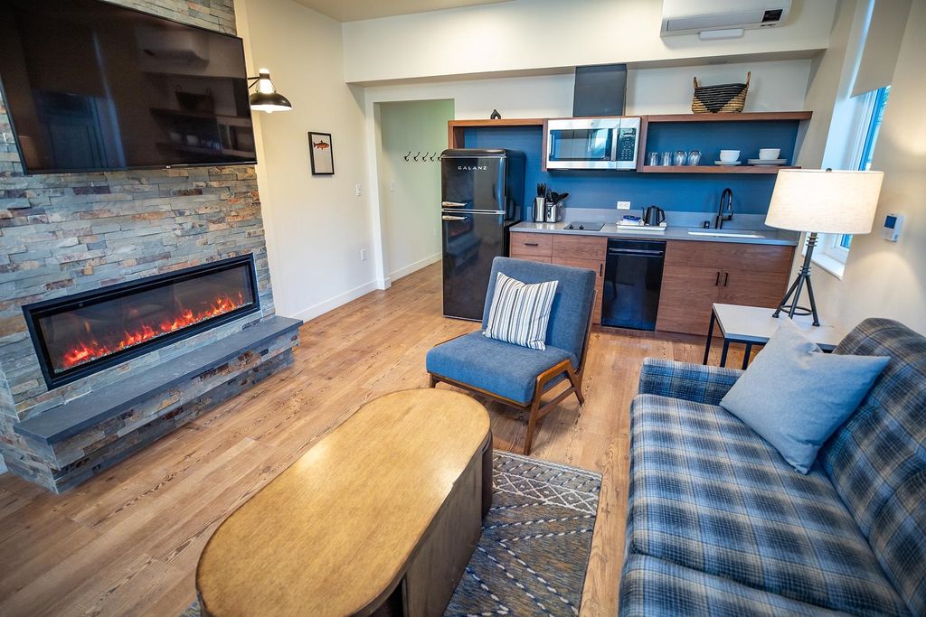Photo of 164 Old Mammoth Road #315, Mammoth Lakes, CA 93546 (MLS # 250508)