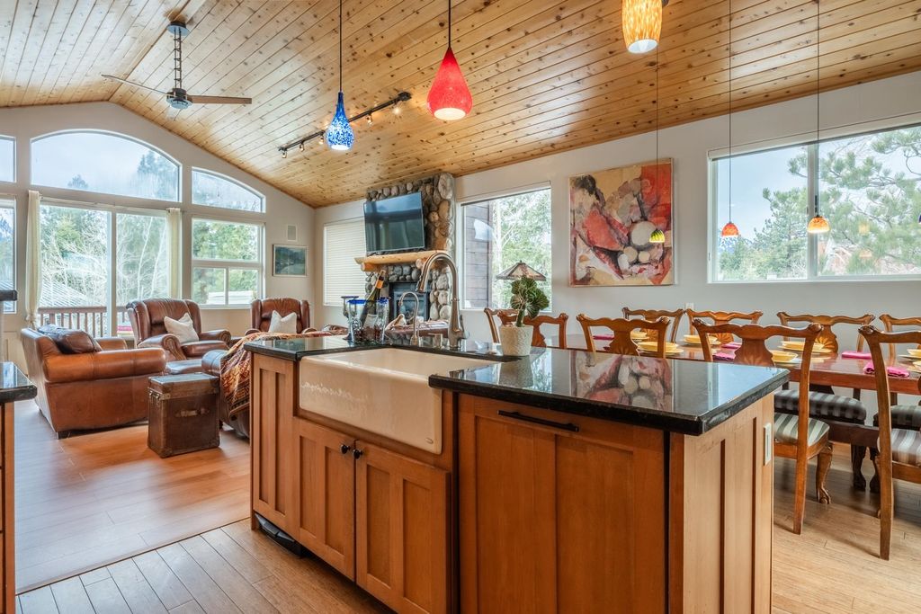 Photo of 323 Wagon Wheel Rd, Mammoth Lakes, CA 93546 (MLS # 250439)