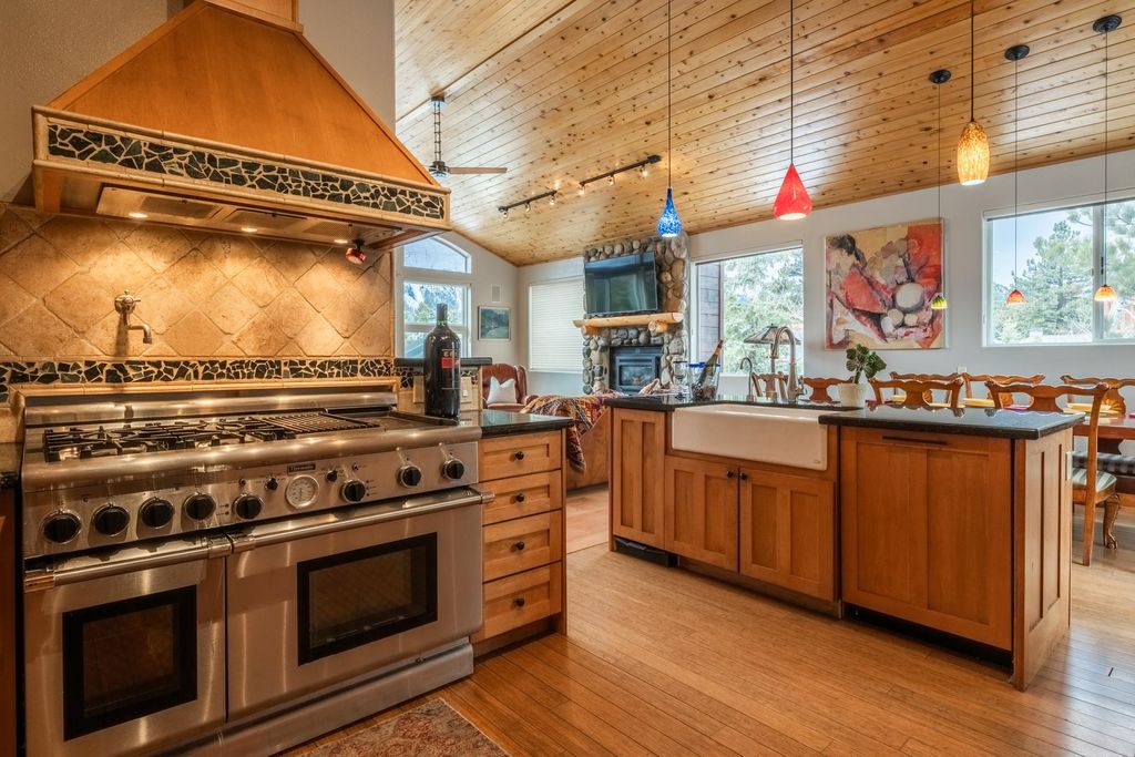 Photo of 323 Wagon Wheel Rd, Mammoth Lakes, CA 93546 (MLS # 250439)