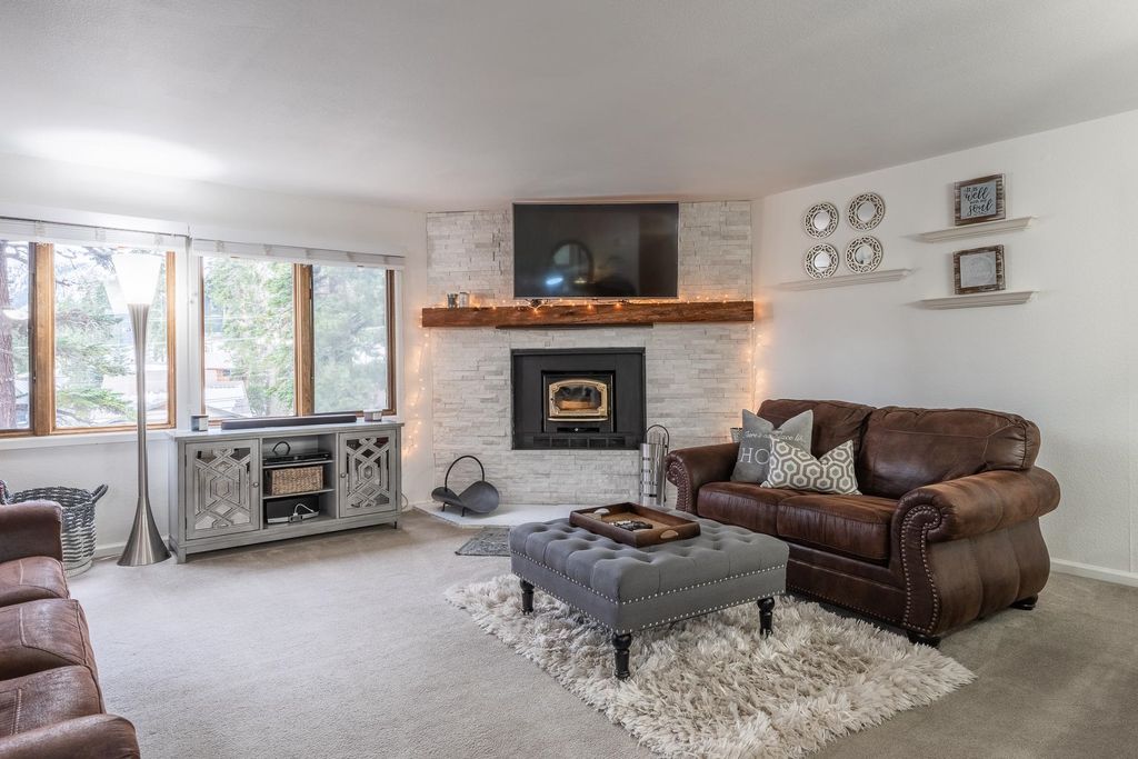 Photo of 435 Lakeview #91 Blvd, Mammoth Lakes, CA 93546 (MLS # 250540)
