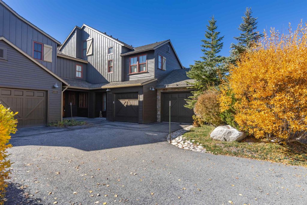Photo of 1153 Red Peak Ln Dr #1153, Mammoth Lakes, CA 93546 (MLS # 250736)