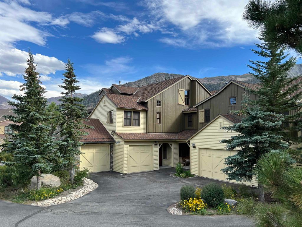 Photo of 1126 Pyramid Peak Dr #1126, Mammoth Lakes, CA 93546 (MLS # 250146)