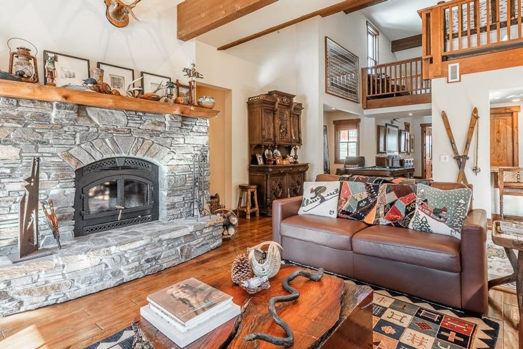 Photo of 1126 Pyramid Peak Dr #1126, Mammoth Lakes, CA 93546 (MLS # 250146)