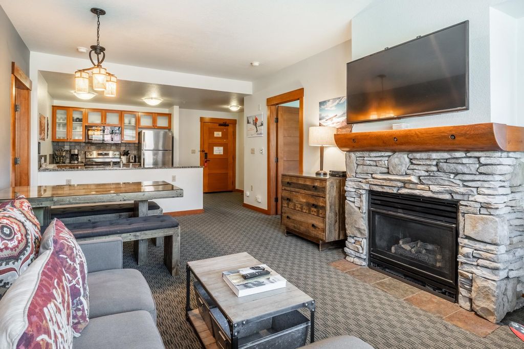 Photo of 6201 Minaret Road #2312, Mammoth Lakes, CA 93546 (MLS # 250472)