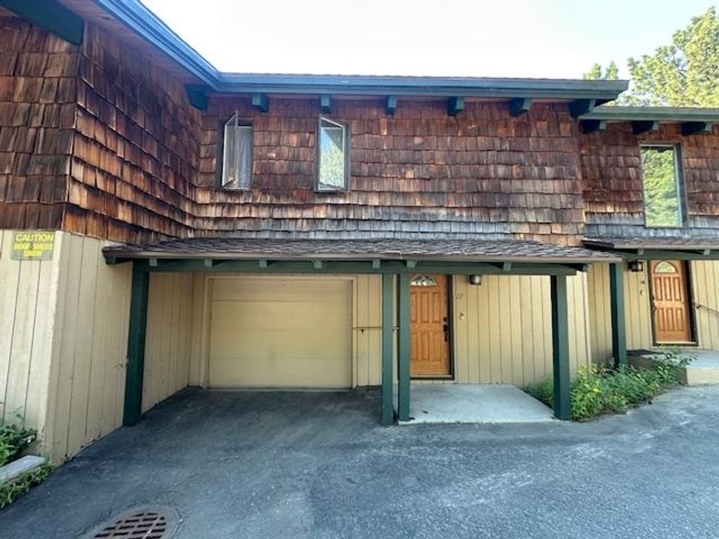 Photo of 3199 Chateau Rd #17, Mammoth Lakes, CA 93546 (MLS # 250629)